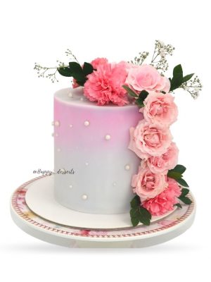 Pastel de cumpleaños con rosas