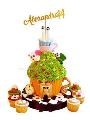 Pastel Alicia + 6 und. Cupcakes