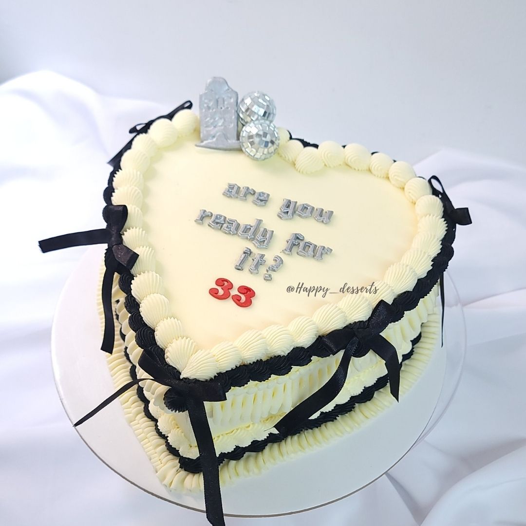 Pastel Corazón Rip 32