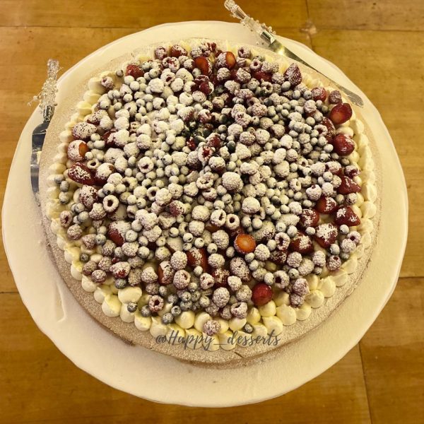 Tarta con frutos del bosque